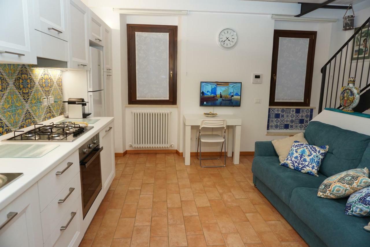 Casa Vacanze Torre Dei Gualtieri Βίλα Σαν Μπενεντέτο ντελ Τρόντο Εξωτερικό φωτογραφία