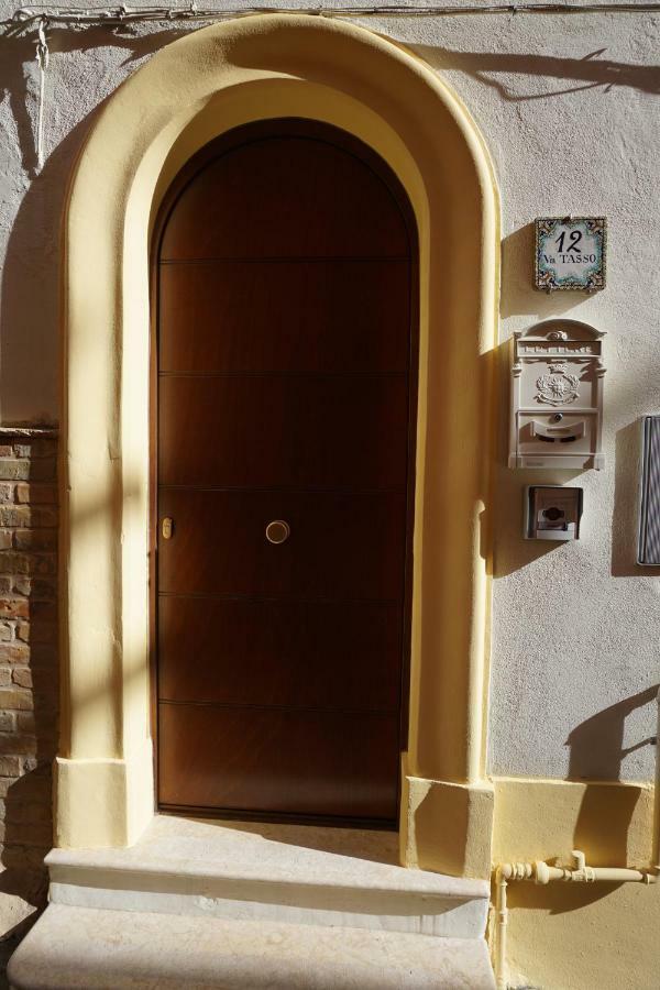 Casa Vacanze Torre Dei Gualtieri Βίλα Σαν Μπενεντέτο ντελ Τρόντο Εξωτερικό φωτογραφία