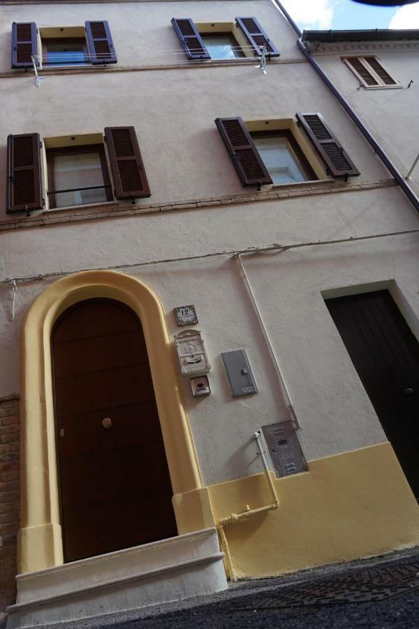 Casa Vacanze Torre Dei Gualtieri Βίλα Σαν Μπενεντέτο ντελ Τρόντο Εξωτερικό φωτογραφία