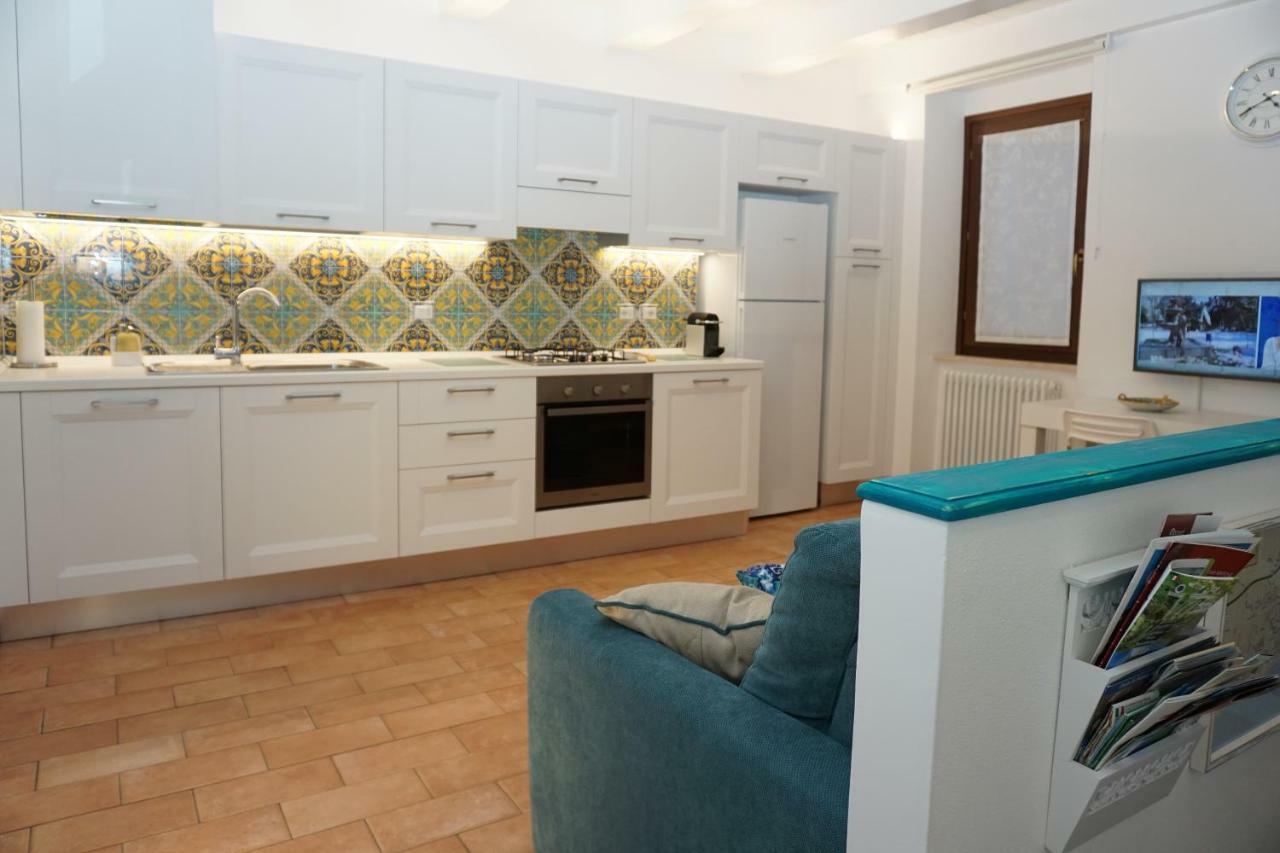Casa Vacanze Torre Dei Gualtieri Βίλα Σαν Μπενεντέτο ντελ Τρόντο Εξωτερικό φωτογραφία